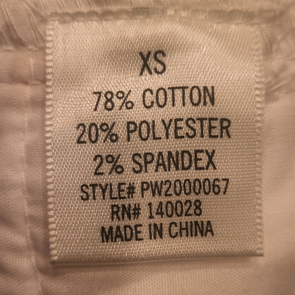 PINEAPPLE SHORTS LIKE NEW. - Picture 7 of 7